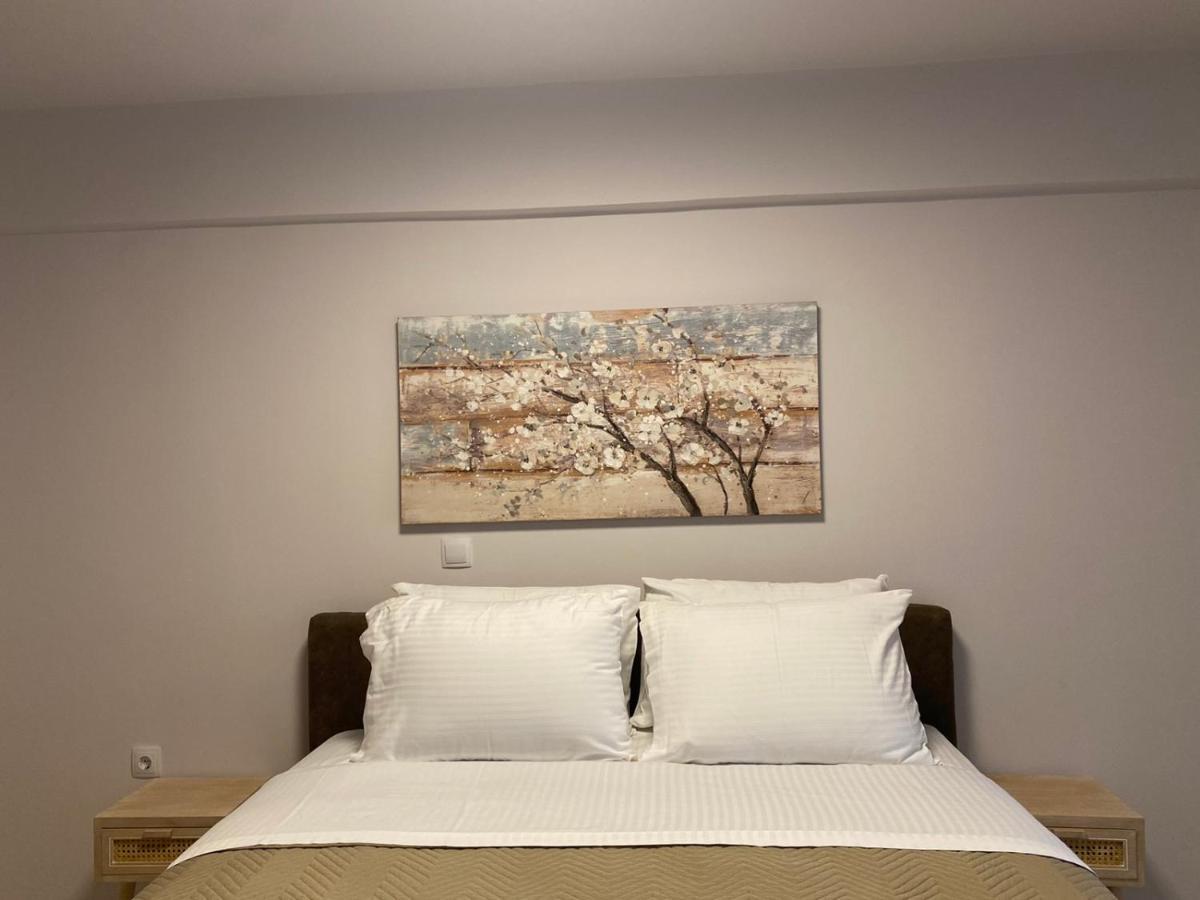 Orama Rooms 2 Kalamata Exterior photo